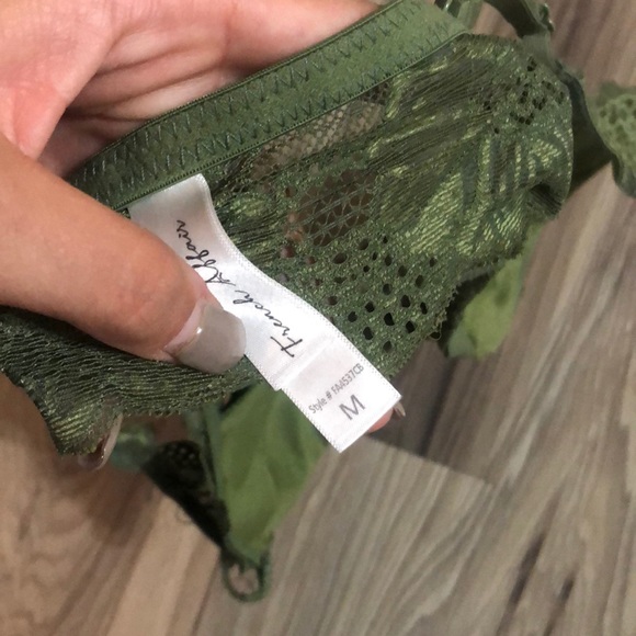 Green Lace Bralette - Picture 4 of 6